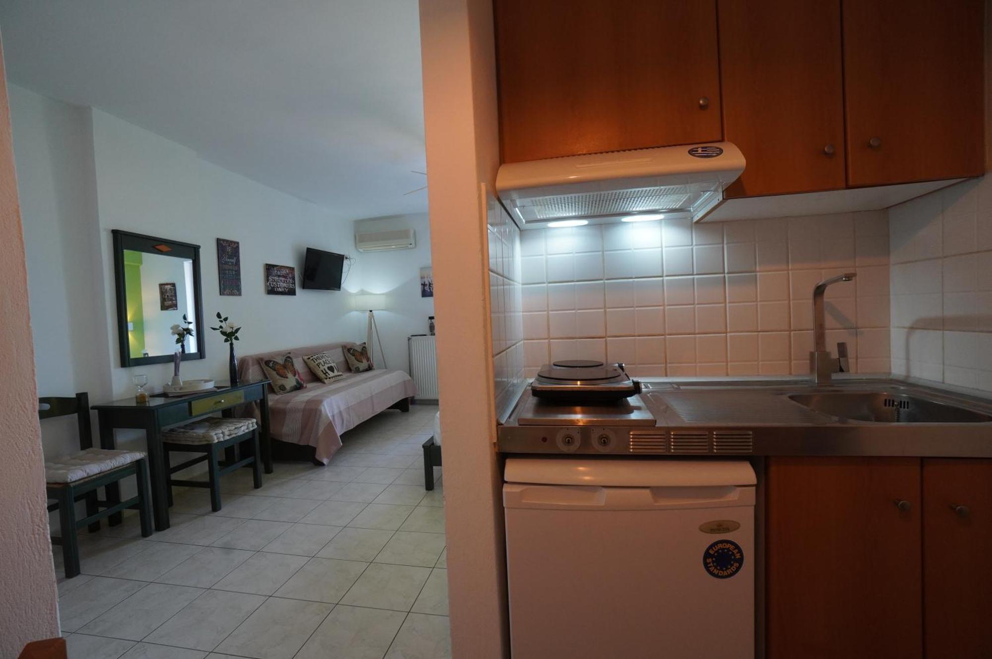 Mandy Seafront Studios Zakynthos Town Room photo