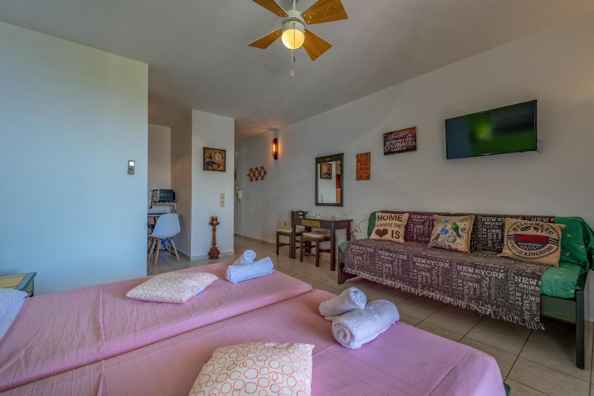 Mandy Seafront Studios Zakynthos Town Room photo