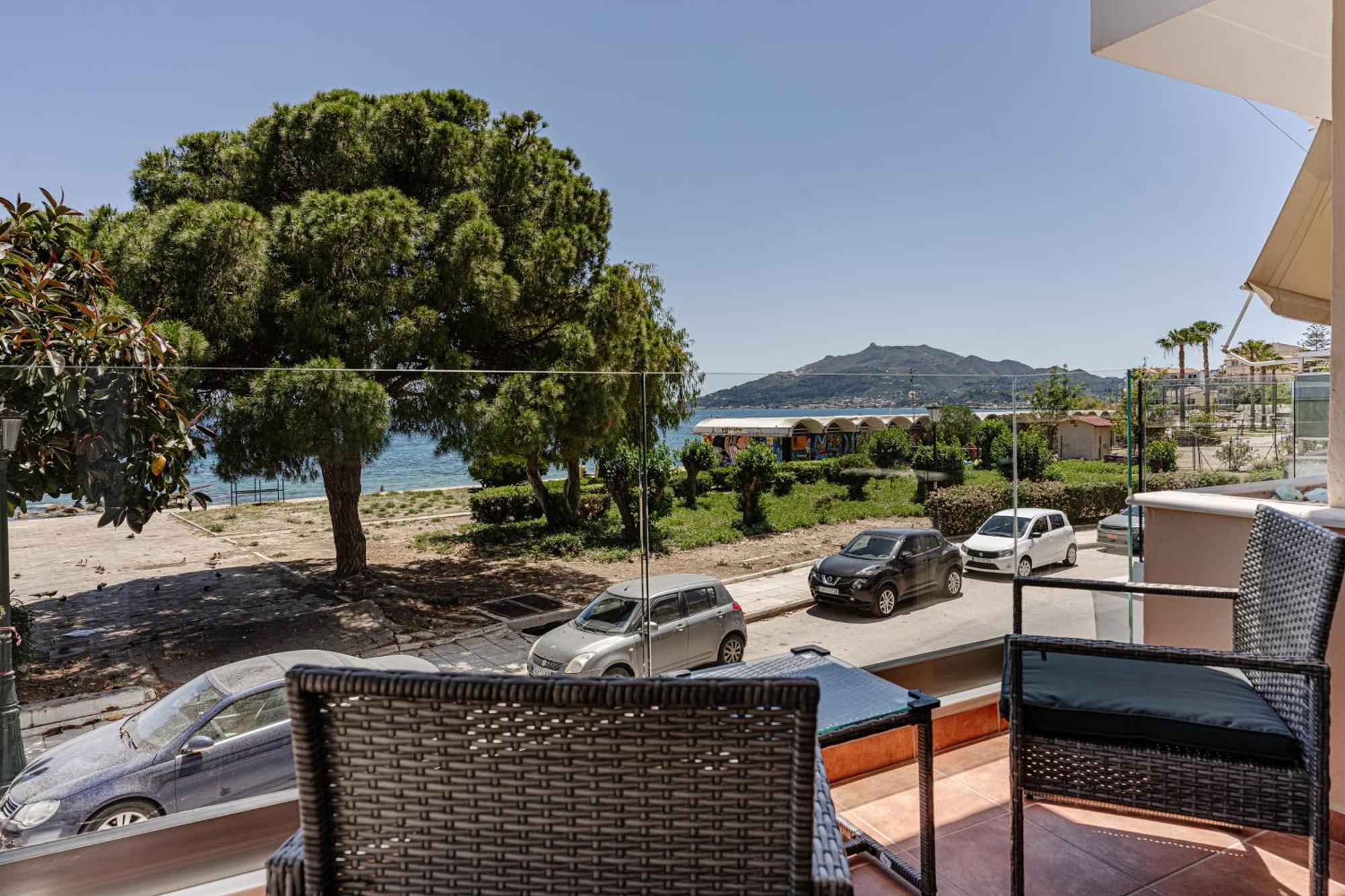 Mandy Seafront Studios Zakynthos Town Room photo